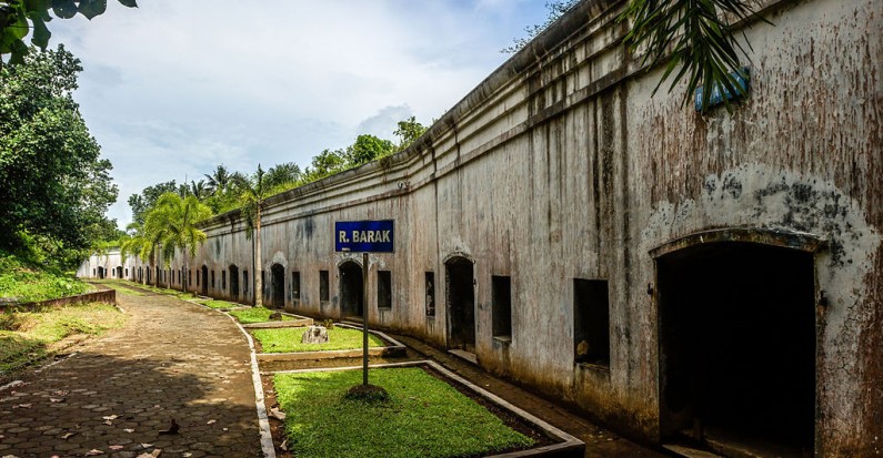 benteng pendem fort