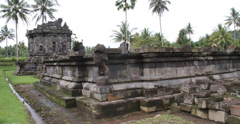 ngawen temple