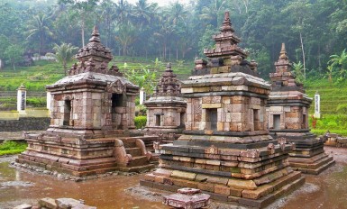 ngempon temple